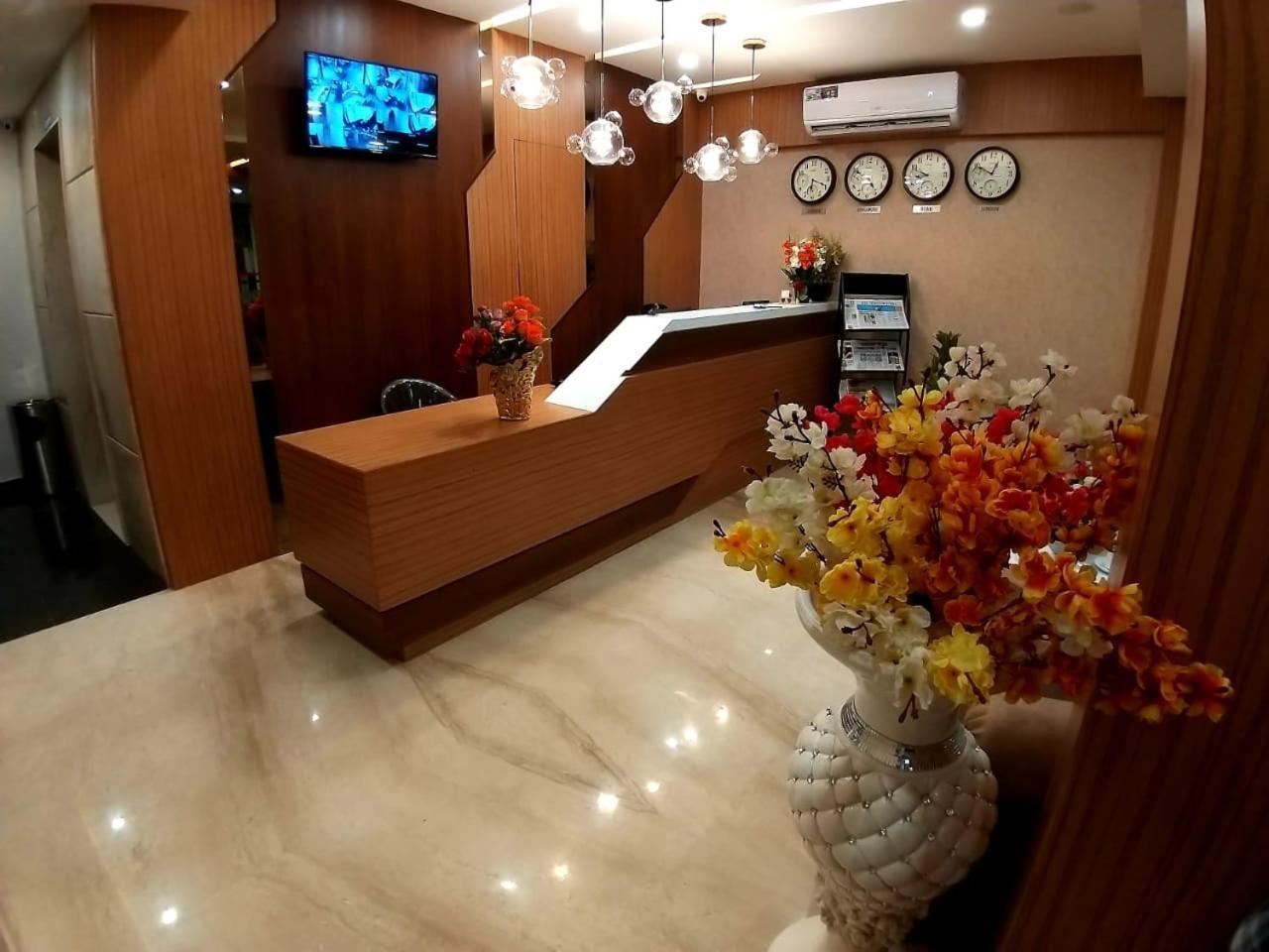 Hotel Grand Elegant à Chennai Extérieur photo