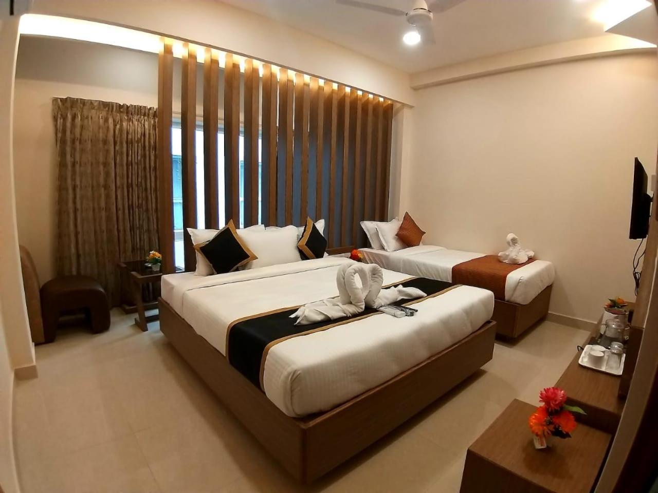 Hotel Grand Elegant à Chennai Extérieur photo