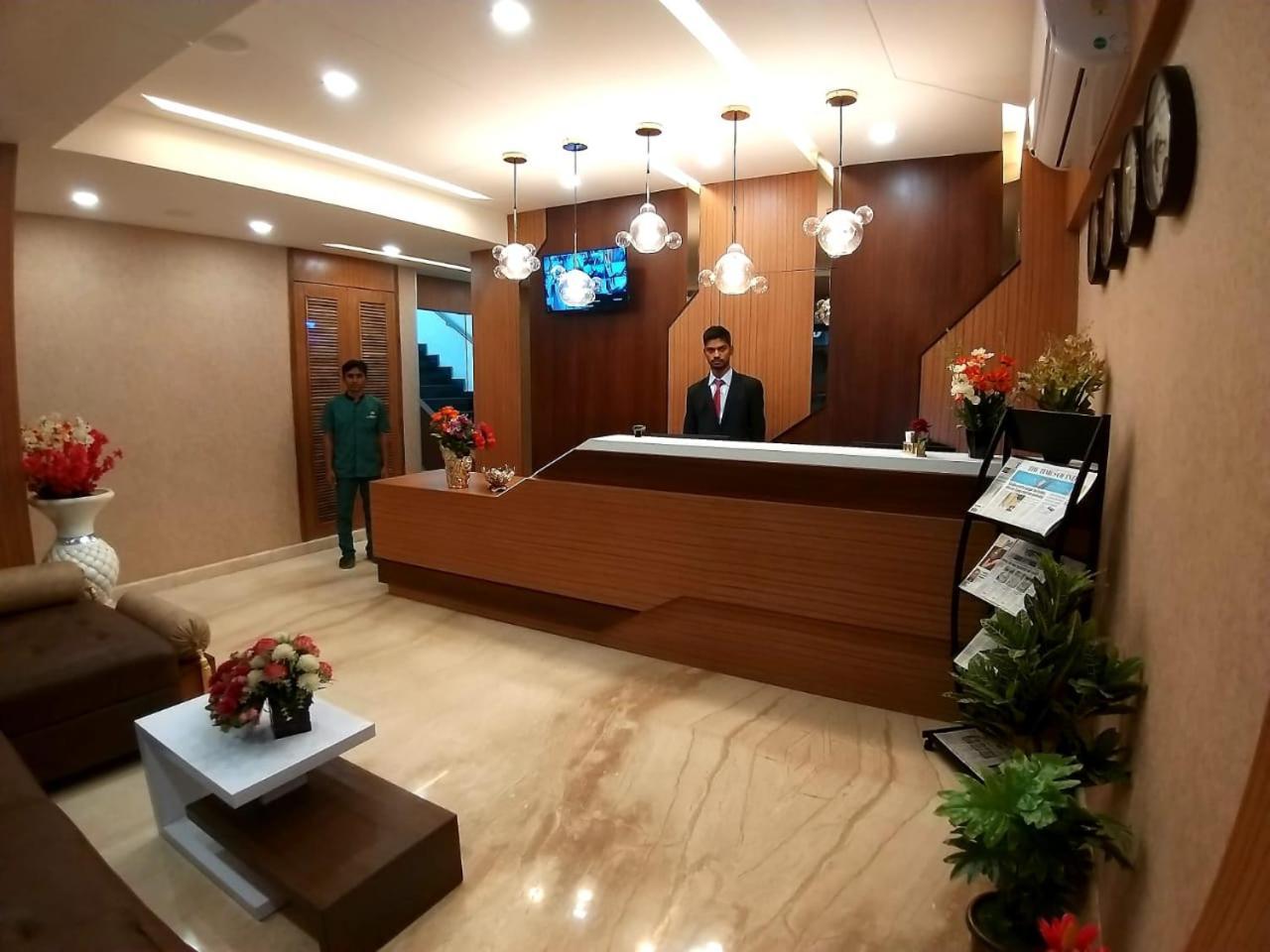 Hotel Grand Elegant à Chennai Extérieur photo